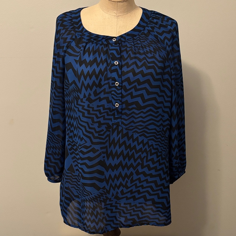 Banana Republic Black and Blue Zigzag Blouse - Small